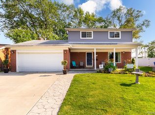 2226 Geoffry Dr, Warren, MI 48092