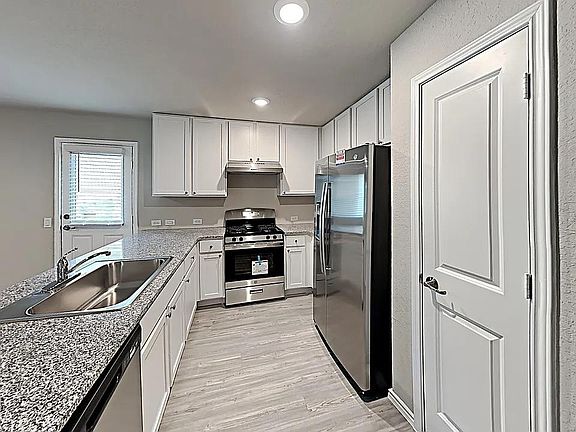 4th image of 4402 Meadowland Pl