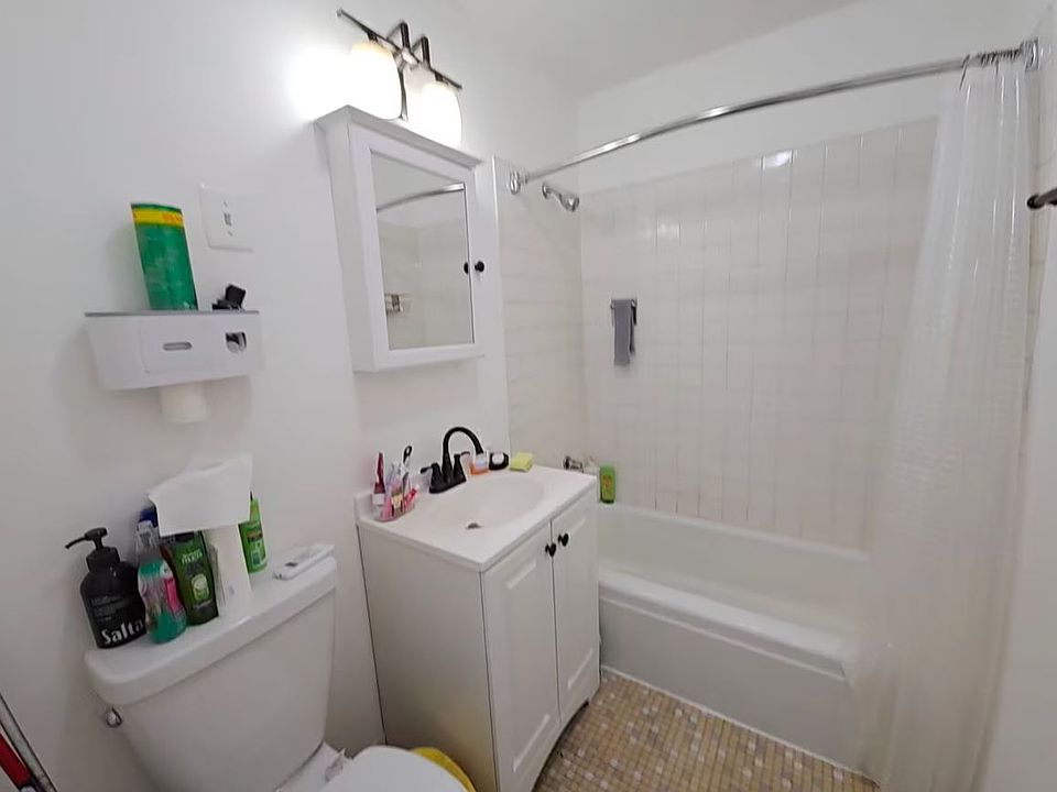 1st image of 2250 N Lincoln Ave APT 208