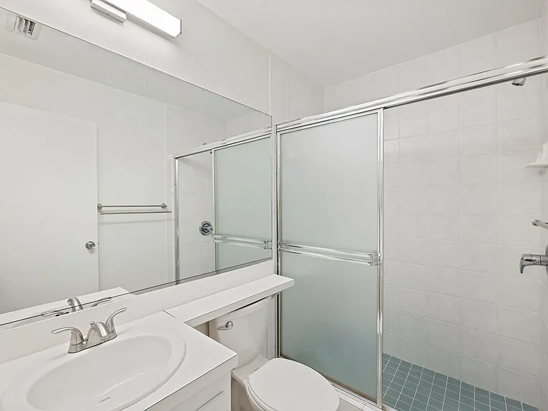 121 Lindsay Ln — Photo 22