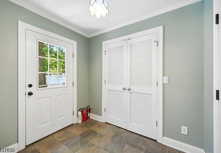 100 Kimball Ave — Photo 17