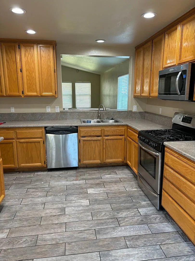 3 B/R 1 Ba House On Corner Lot In Marysville 1 Year Lease (Coming Soon) — Photo 4
