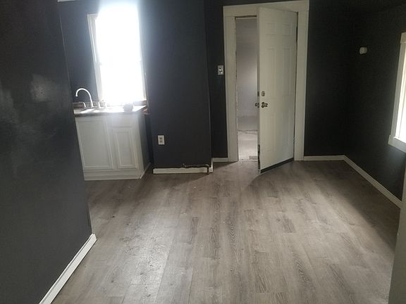 4th image of 2914 Woodbridge Ave #2