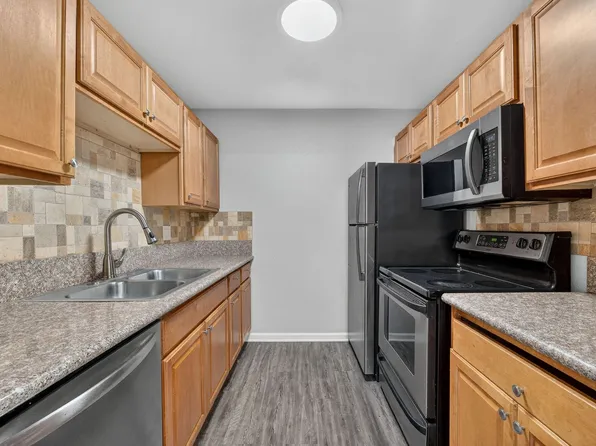 1350 N Escondido Blvd N, Escondido, CA