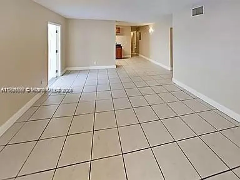 624 SW 16th Ave #C — Photo 6