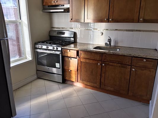1st image of 860 Marcy Ave #3A