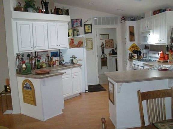 Spacious Kitchen with Bar