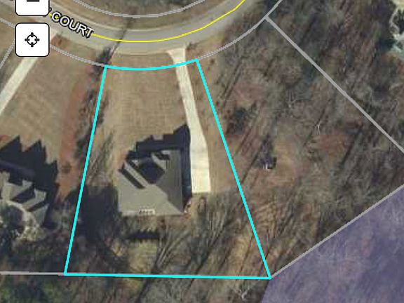 Lot Next door also available