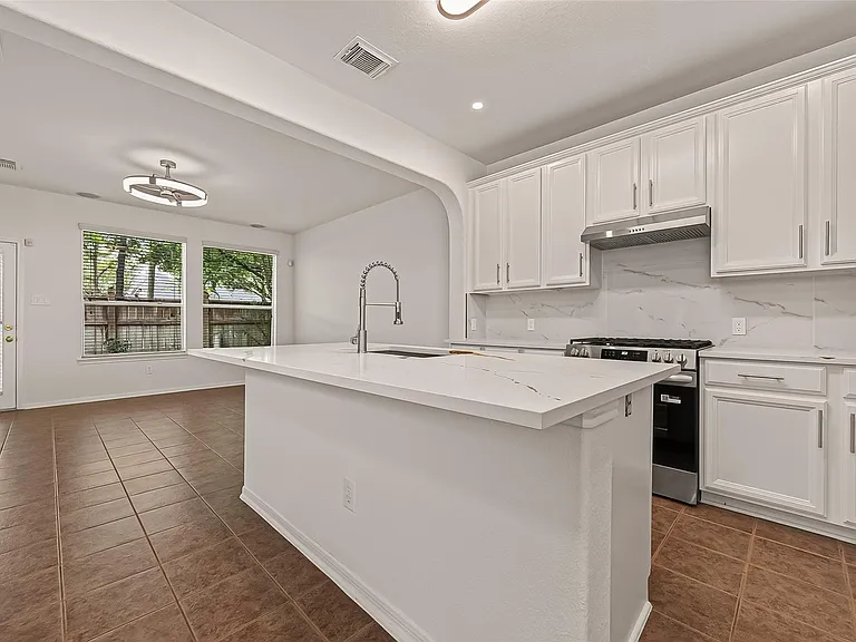 6118 Breezy Hollow Ln — Photo 19