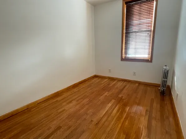 283 Schaefer Street image 8 of 12