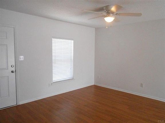 3rd image of 3229 Notre Dame Dr