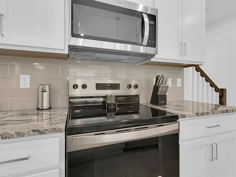2312 Zaballina Pl — Photo 37