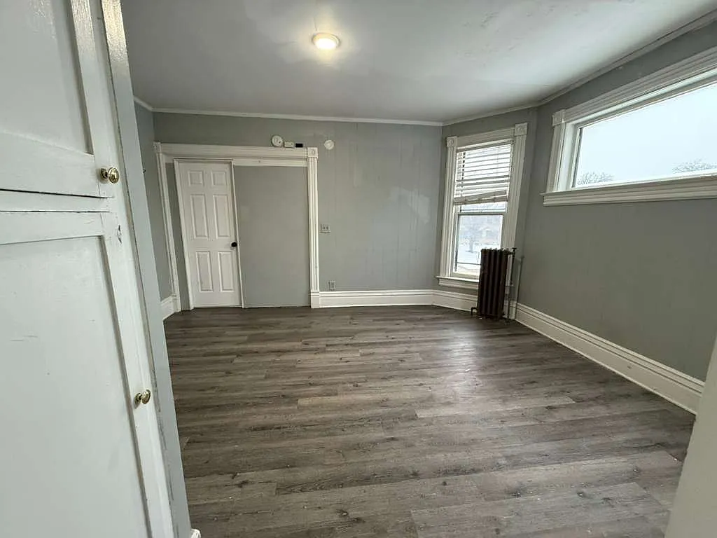 2 bed, $1,250 — Photo 2