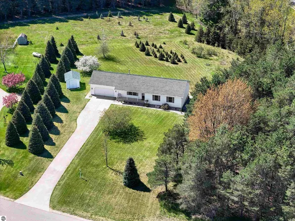 7058 Jamie Dr, Mc Bain, MI 49657