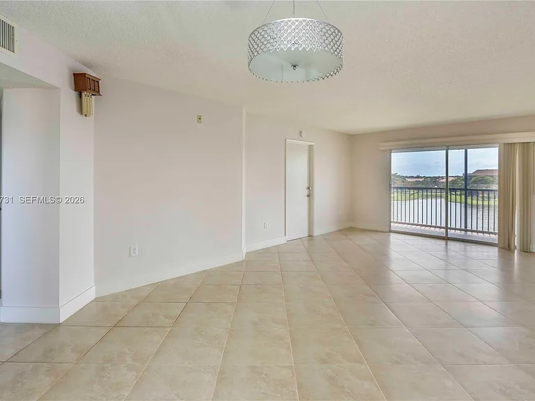 850 SW 138th Ave #409D — Photo 9