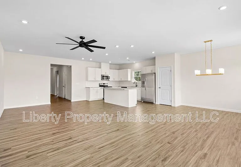 433 Troy Dr — Photo 3
