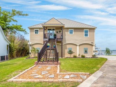 1210 Shell Beach Dr, Lake Charles, LA, 70601