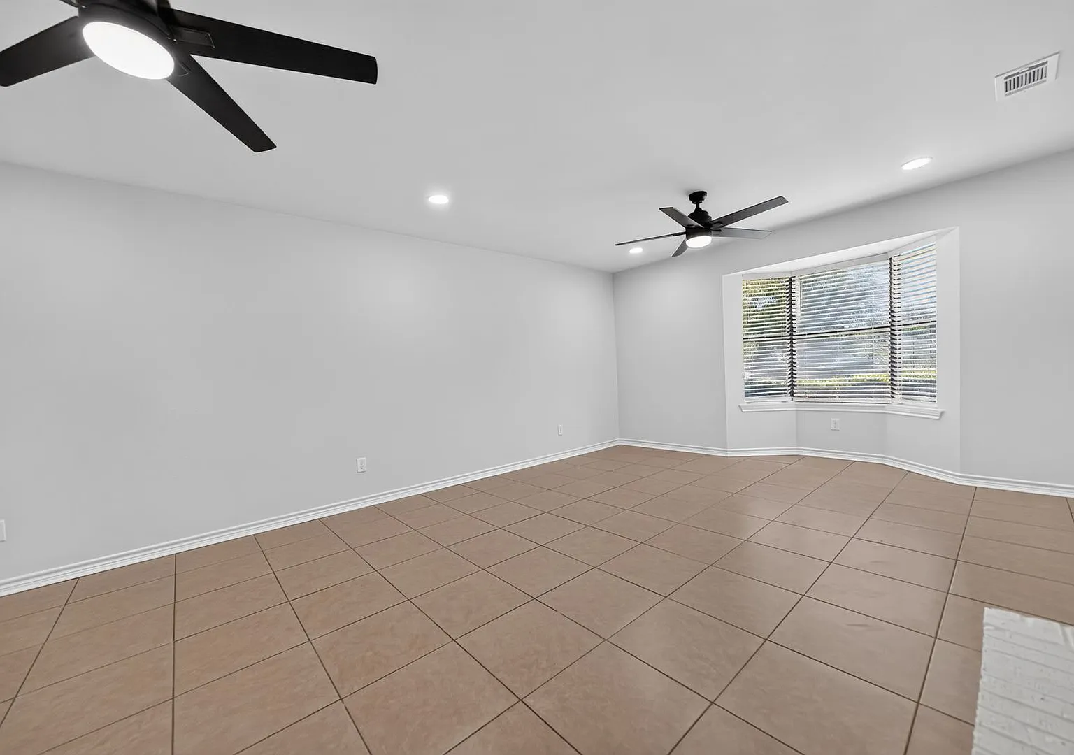 3803 CR 149 — Photo 4