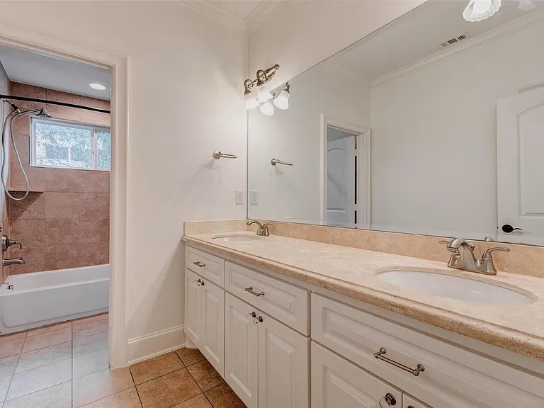 5410 Valerie St — Photo 36