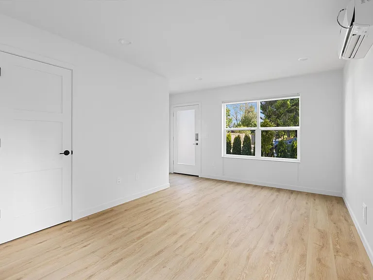 12334C 38th Ave NE — Photo 4