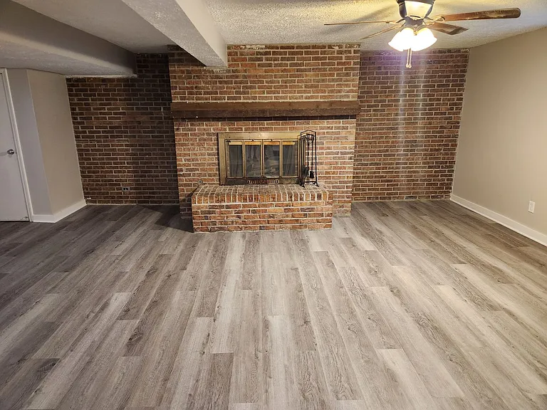 7815 Grover St — Photo 11