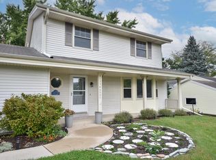 W233N6997 Salem Dr, Sussex, WI