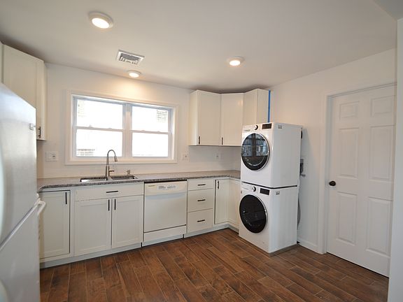 5th image of 14 Newton Ave #1