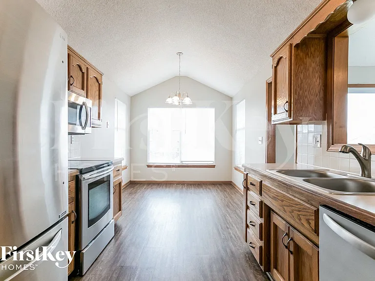 306 Copeland Dr — Photo 5