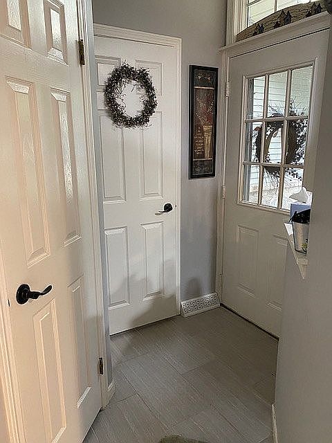 1st image of 6743 Lockwood Blvd #14