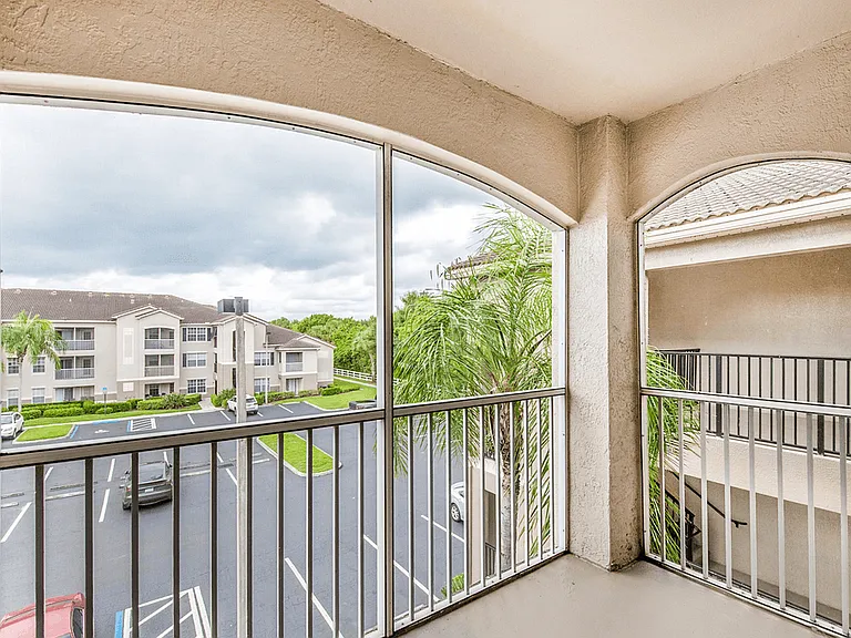 The Estates at Wellington Green Apartments — Photo 51