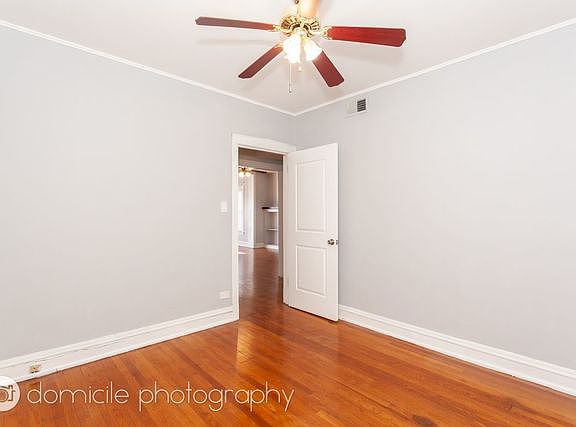 5th image of 3004 W Gunnison St APT 2