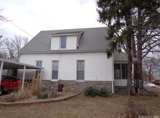 730 S Oak St, Hillsboro, IL 62049