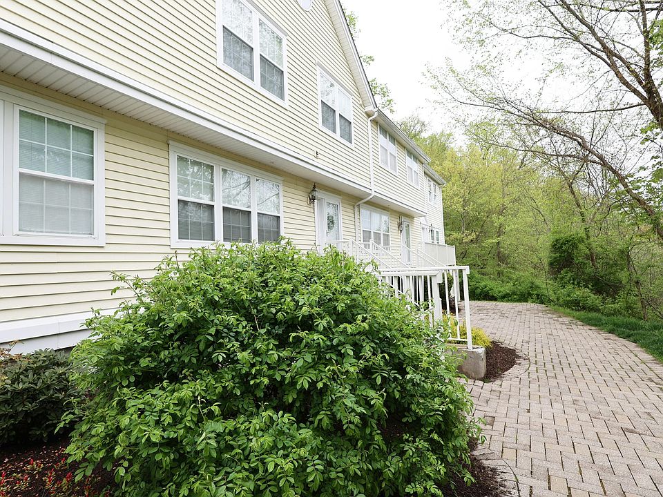 1st image of 633 Danbury Rd APT 22