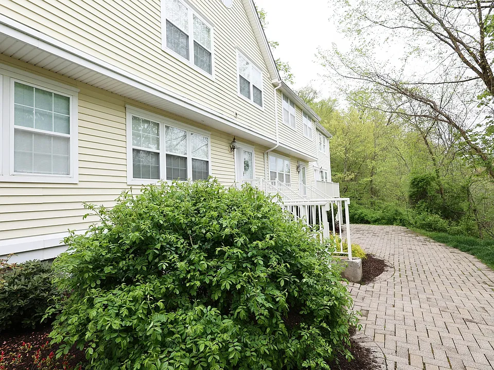 633 Danbury Rd #22