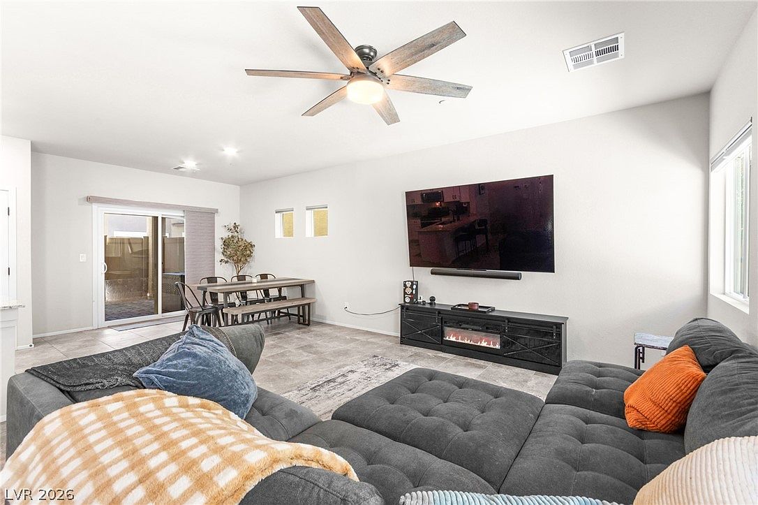 7489 Onyx Star St — photo 3