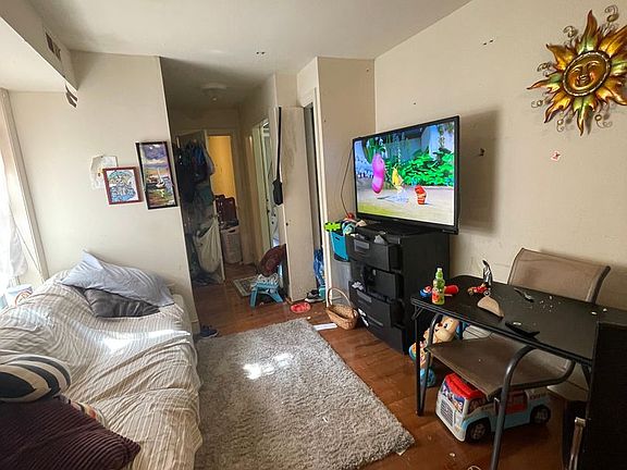 5th image of 3308 Ellwood Ave APT A