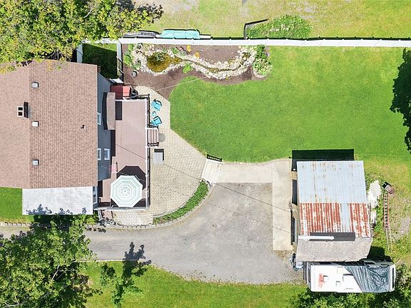 3rd image of 44 Alden St
