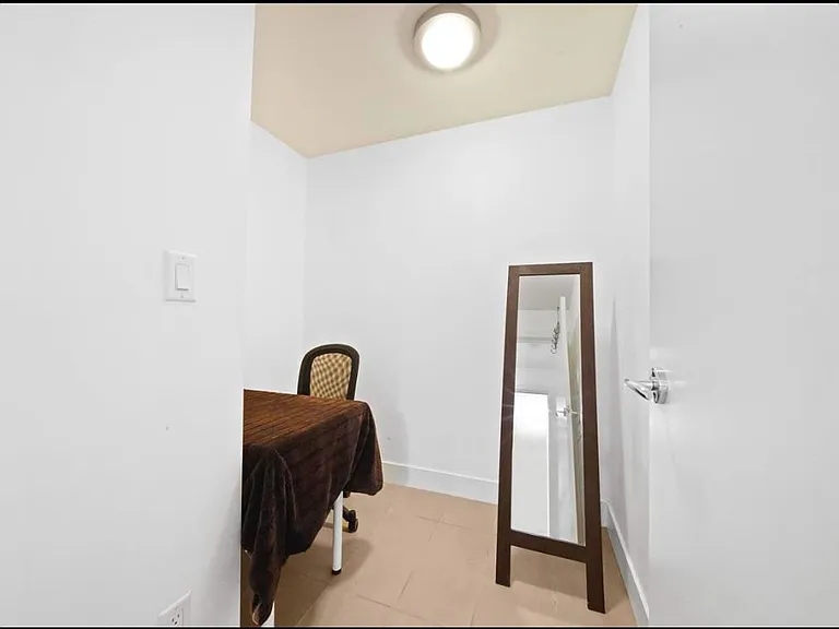 565 Smithe St #1606 — Photo 7