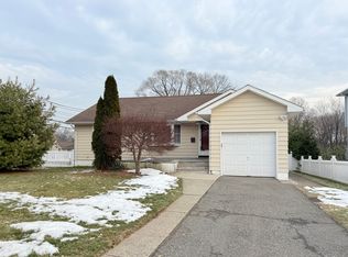 5 Earnshaw Pl, Clifton, NJ 07013