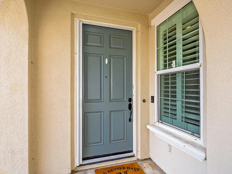 18785 Roxbury Ln — Photo 41