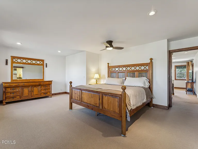 7240 Buckboard Dr — Photo 33