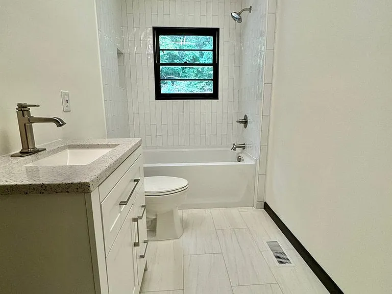 2256 S Berrys Chapel Rd — Photo 17