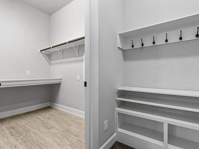 2812 Orchid St — Photo 28
