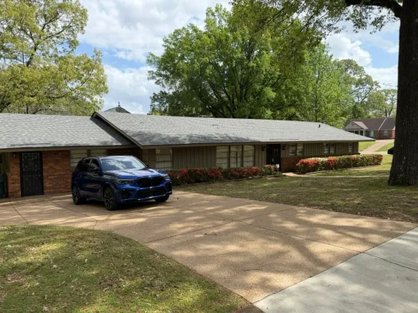 5676 Walnut Grove Pl, Memphis, TN 38120
