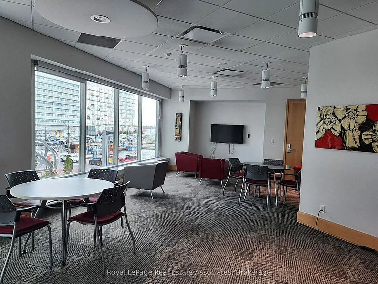 10 Yonge St #507 — Photo 29