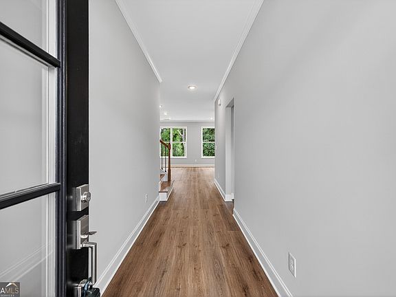 3rd image of 4862 White St
