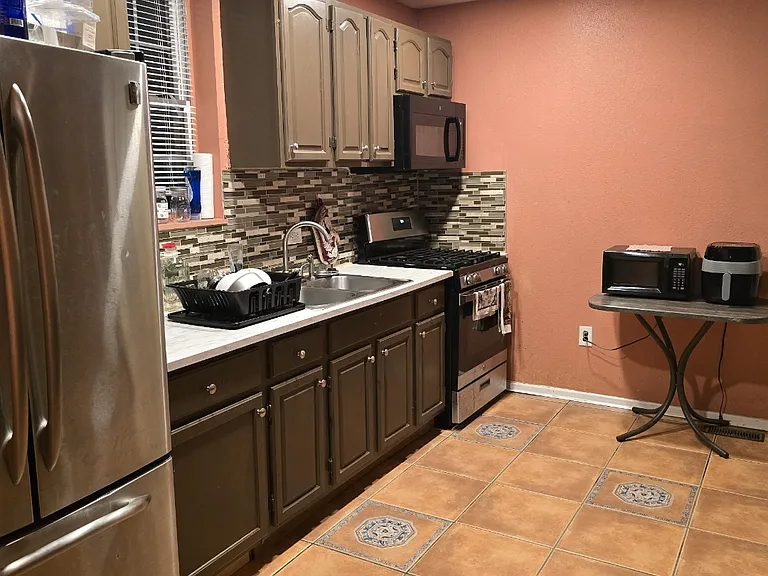 916 E Woodlawn St — Photo 10