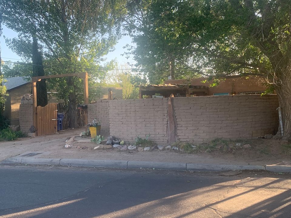 1st image of 209 47th St NW #B