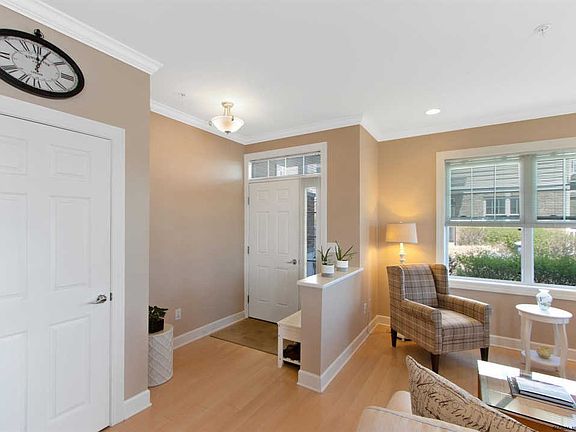 4th image of 4102 Admirals Walk Dr