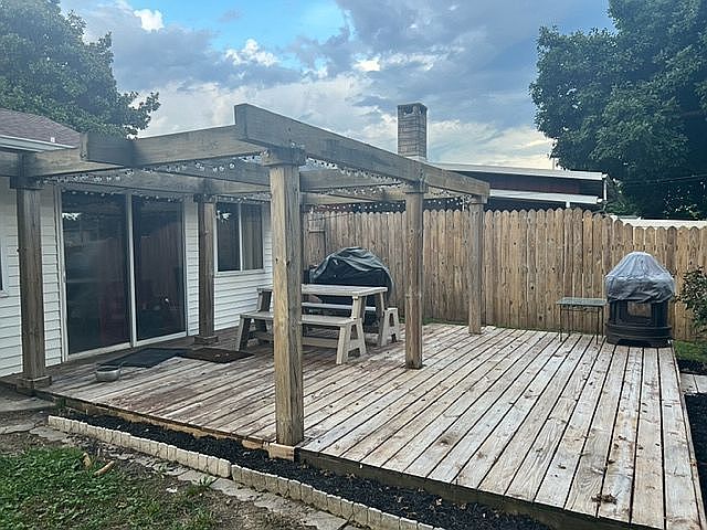 2nd image of 105 Fair St
